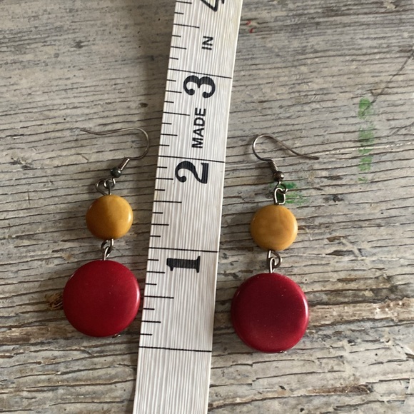 Beautiful red mustard, dangle earrings - Picture 3 of 4